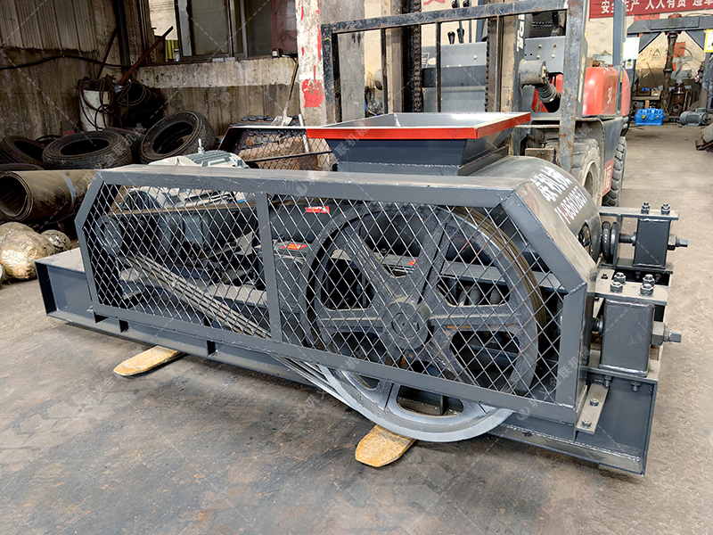 大塊煤矸石直接喂料會損壞設(shè)備?狼牙齒輥為何敢承諾'來者不拒'? 大塊煤矸石直接喂料會損壞設(shè)備?狼牙齒輥為何敢承諾'來者不拒'?